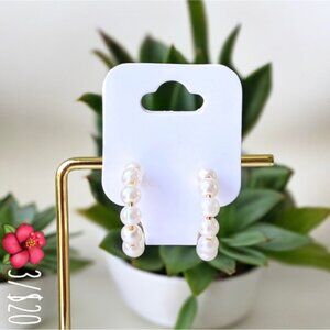 Pearl Hoop Earrings Gold Hoop NWOT! 🌺3/$20